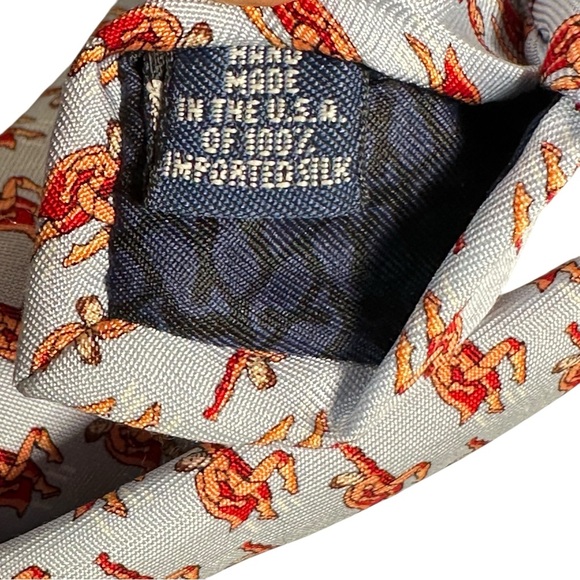 VINEYARD VINES 100% Silk Superman Printed Neck Tie - Picture 5 of 7